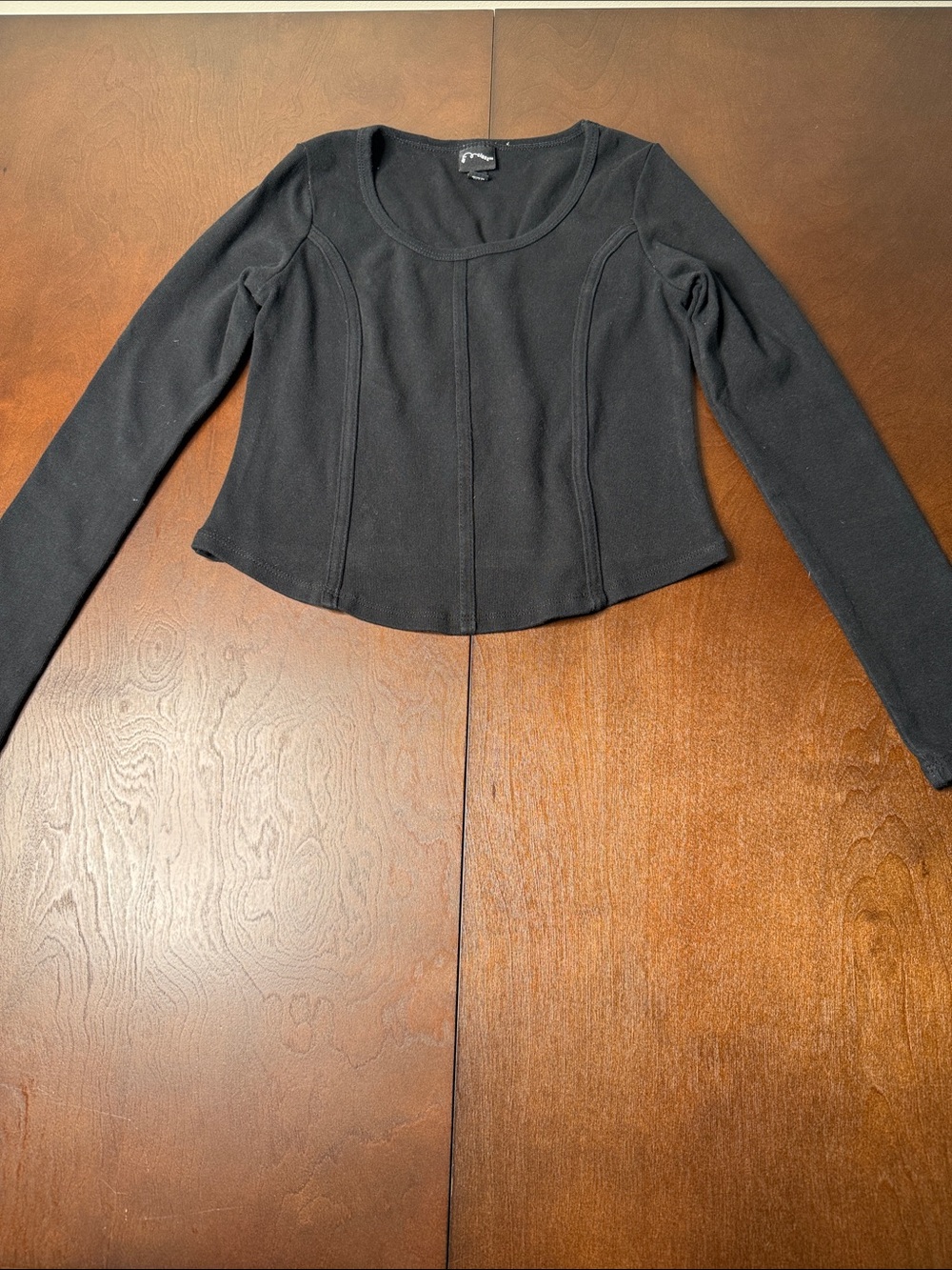 95% Cotton Black art class Long-Sleeve Scoop Neck shirt - Medium (8)